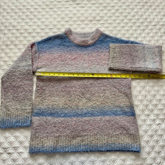 NWT Wild Fable Oversize Boucle Crew Sweater Pink/Blue/Gray/Cream Ombré Stripe XS - Picture 8 of 14